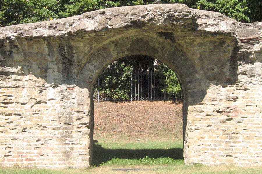 Guided tour of the archaeological sites in Arezzo