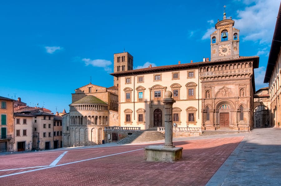 Guided tour of the archaeological sites in Arezzo