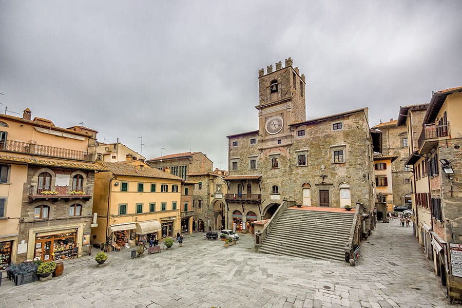 Guided tour of Cortona and its surroundings