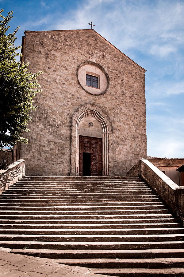 A guided tour of the religious places of Cortona